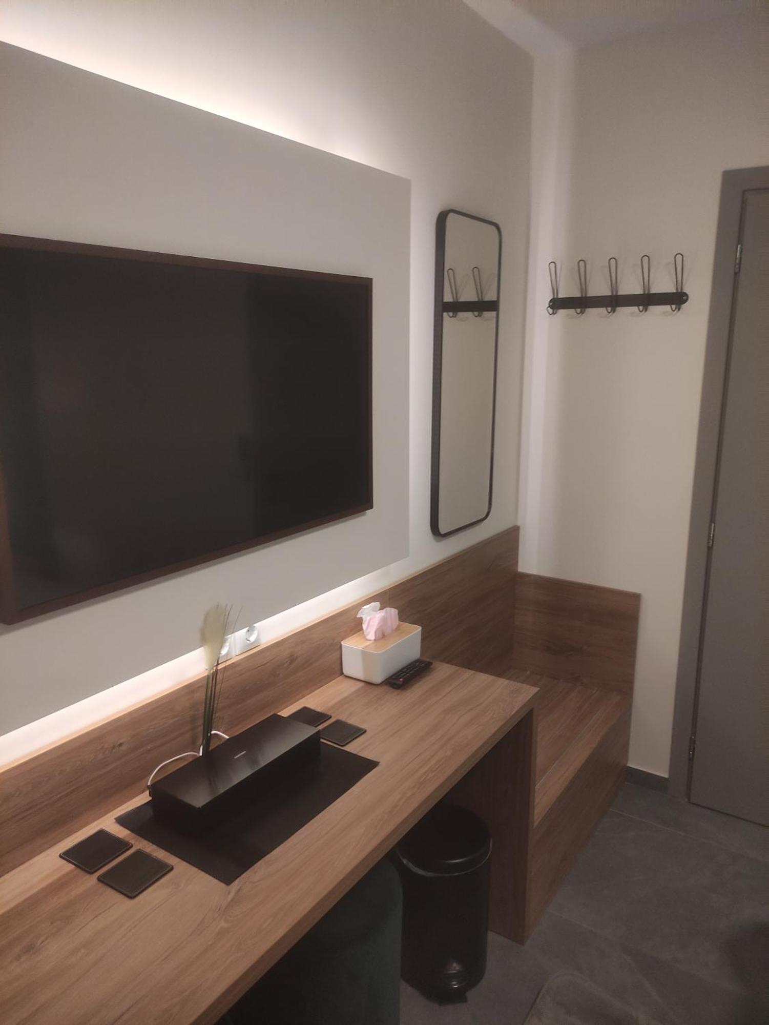 Iqoqo Hotels - Luxury Suites Ioánnina Exteriör bild