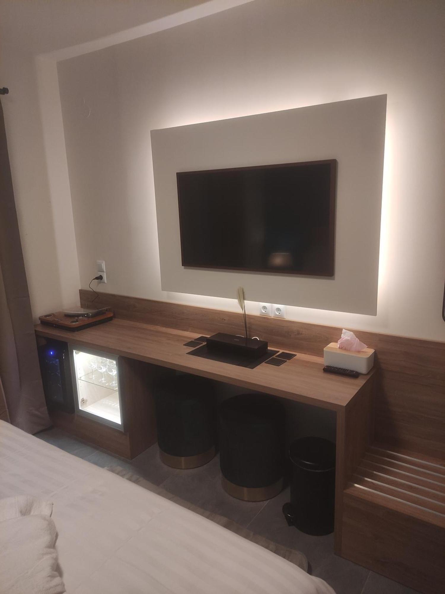 Iqoqo Hotels - Luxury Suites Ioánnina Exteriör bild